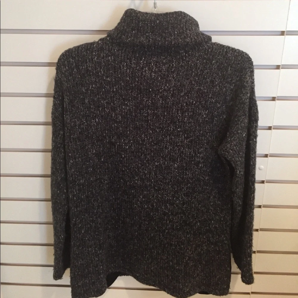Splendid turtleneck sweater side seam pockets. - Picture 4 of 6